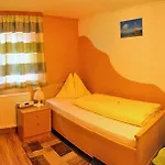 בית הארחה Haus Waldheim 3*