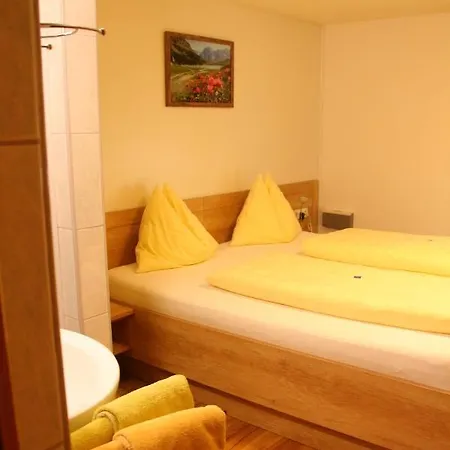 Haus Waldheim Guest house Sankt Leonhard im Pitztal