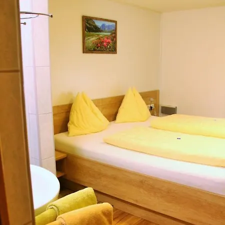 Haus Waldheim بيت ضيافة 3*